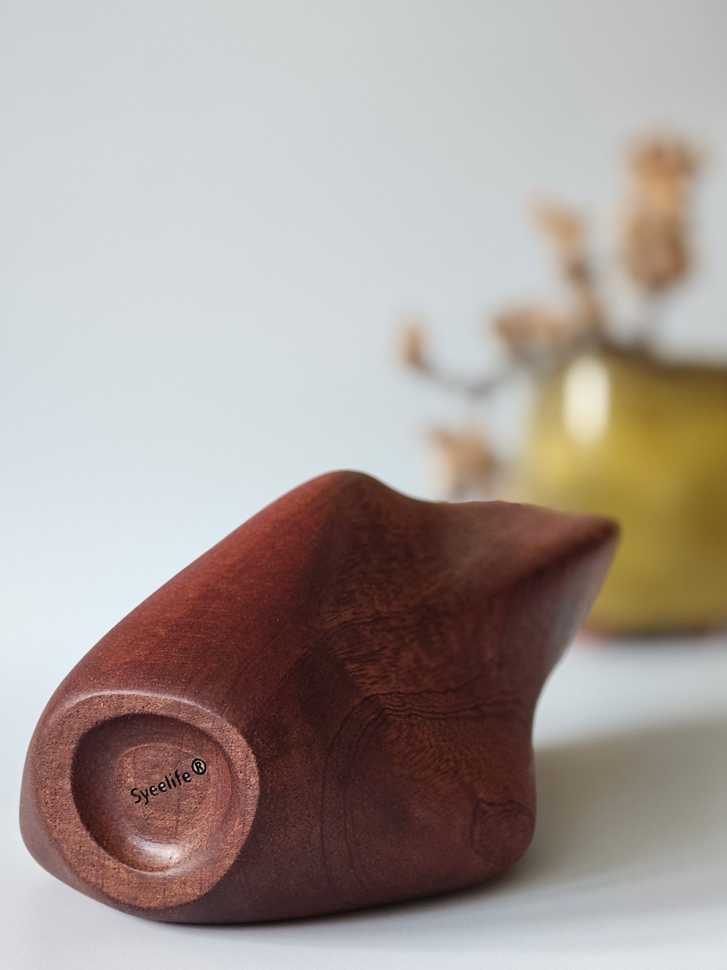 Wavy Wood Vase – Minimalist Flowing Lines Design