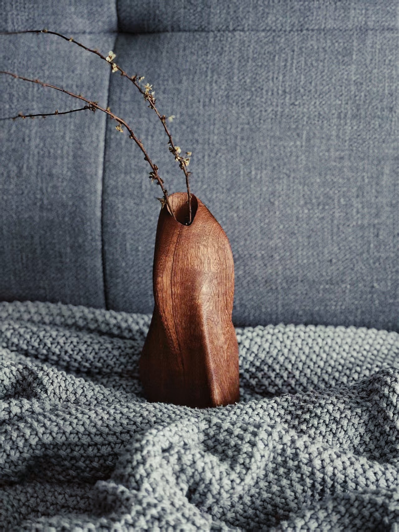 Wavy Wood Vase – Minimalist Flowing Lines Design