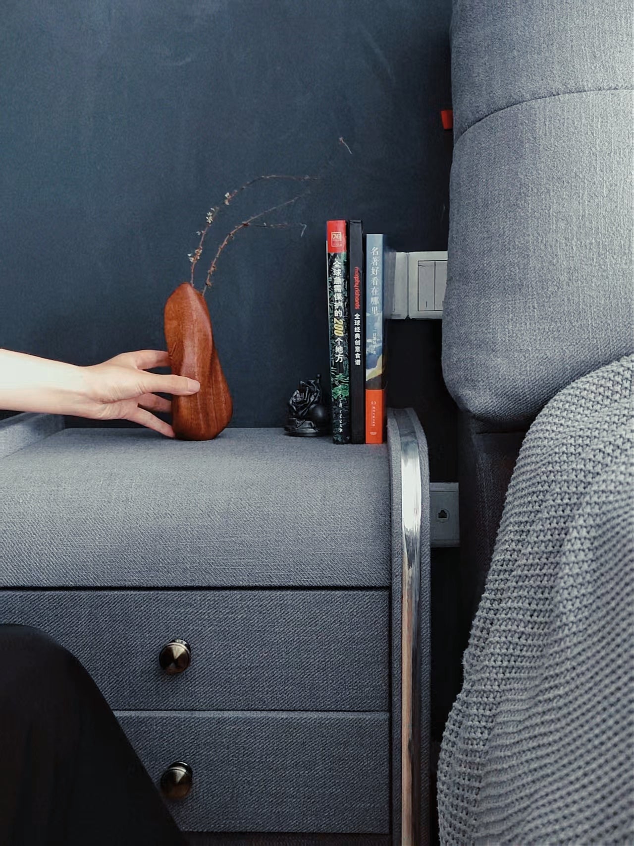 Wavy Wood Vase – Minimalist Flowing Lines Design