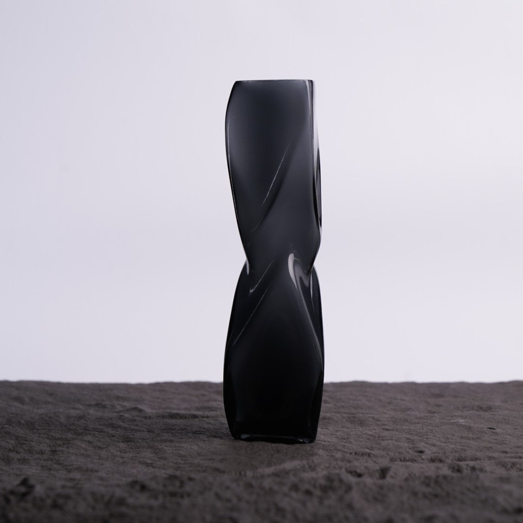 Transparent Glass Vase – Sculptural Parametric Home Decor