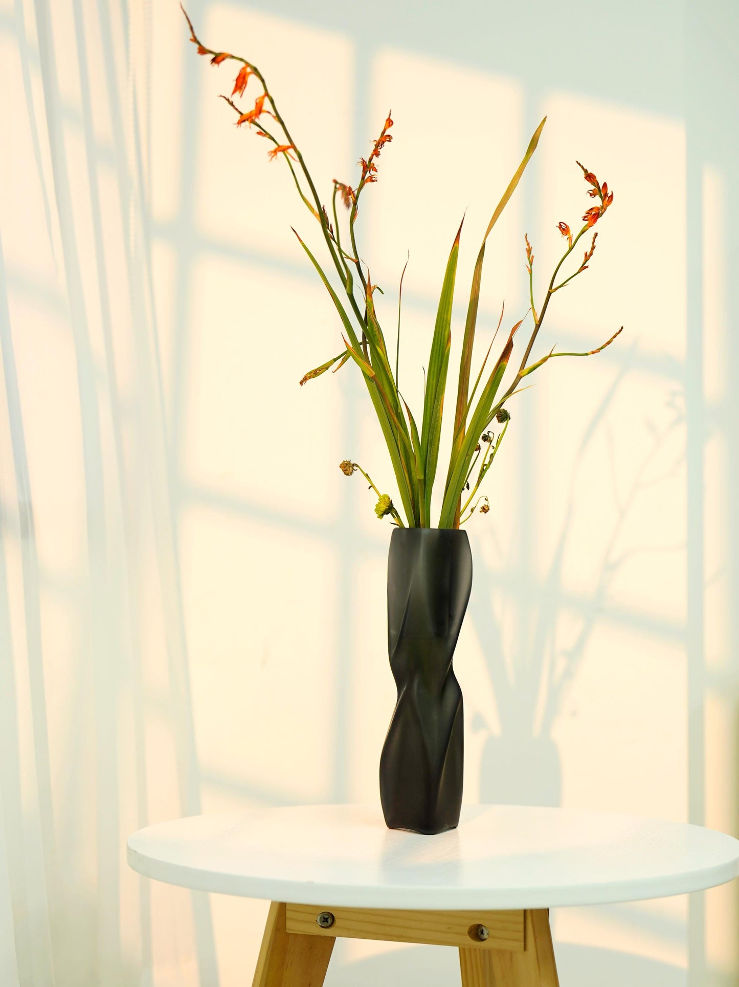 Frosted Glass Vase – Soft Sculptural Modern Accent