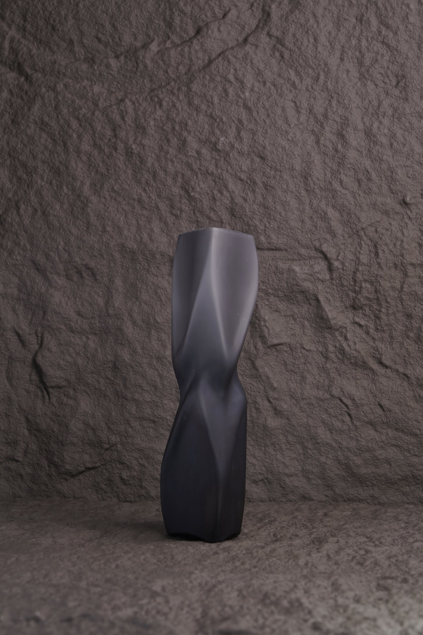 Frosted Glass Vase – Soft Elegance for Your Home