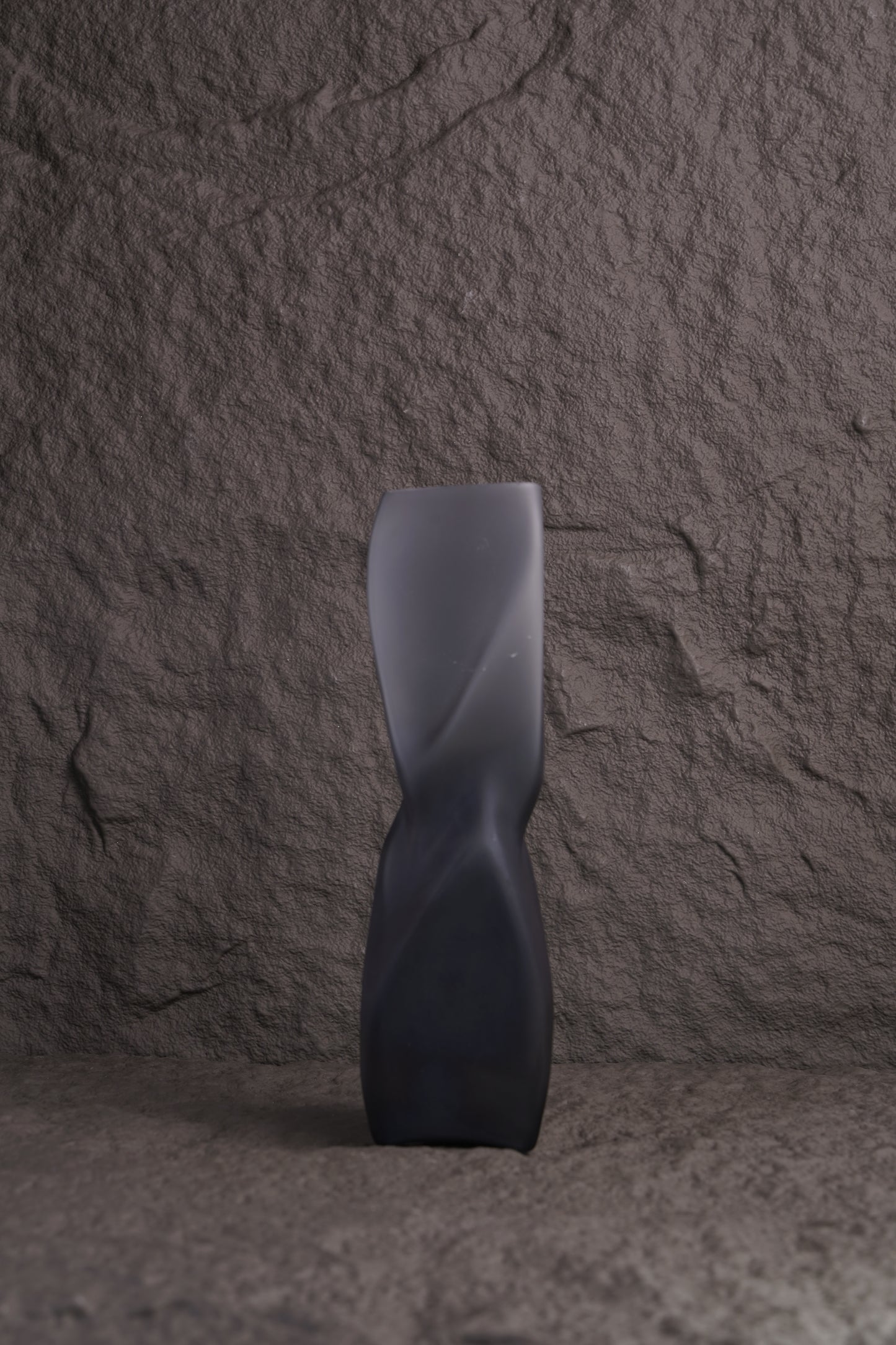 Frosted Glass Vase – Soft Elegance for Your Home