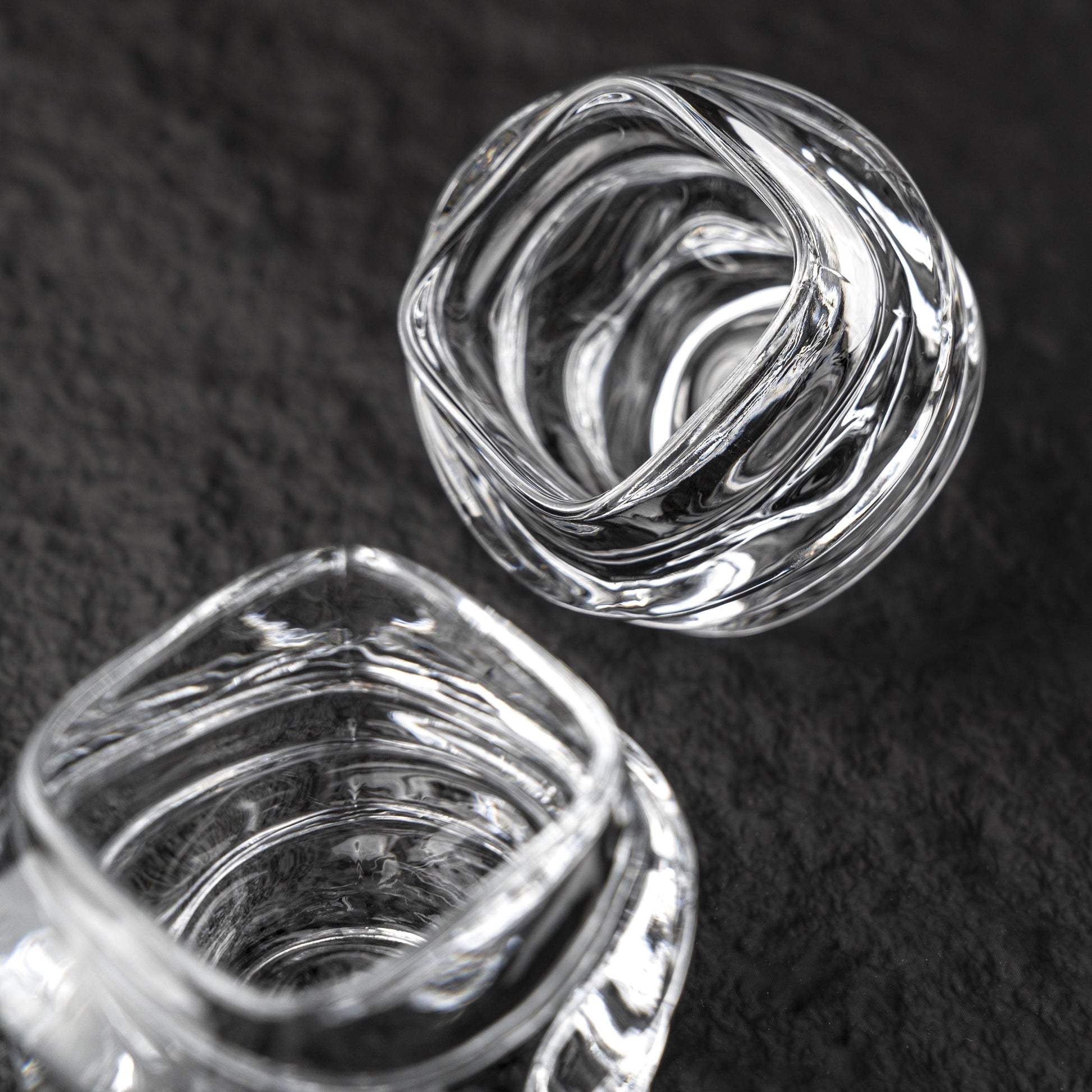 Waterflow Inspired Whiskey Glass Set - Heat Resistant, Flowing Design, Elegant Glassware,  Ideal Gift for Whiskey Lovers, 100 ml