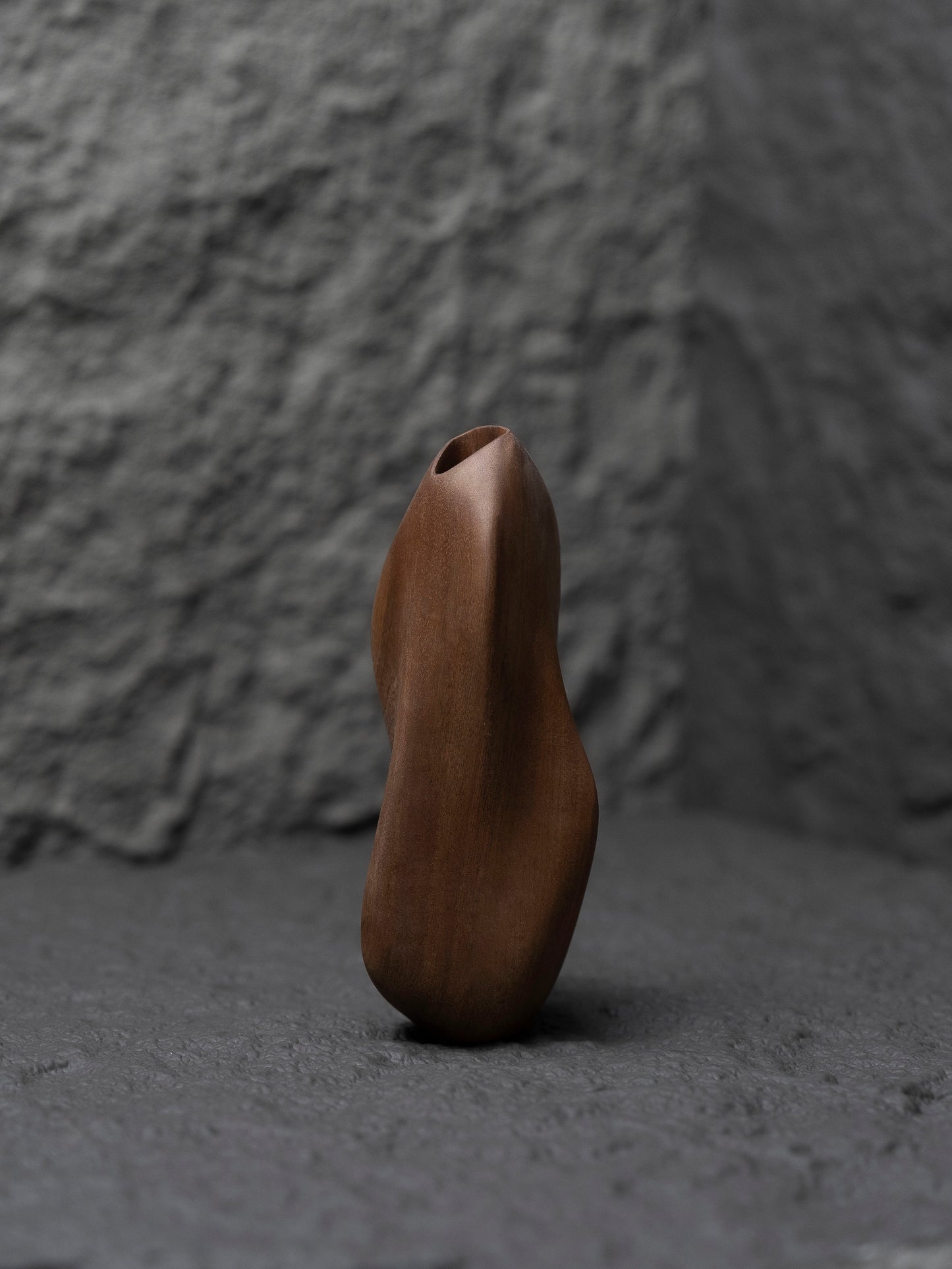 Flowing Lines Wood Vase | A Touch of Modern Elegance